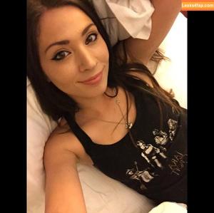 MelonieMac photo #0382