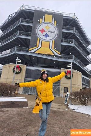 MelonieMac photo #0390