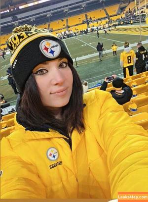 MelonieMac photo #0391