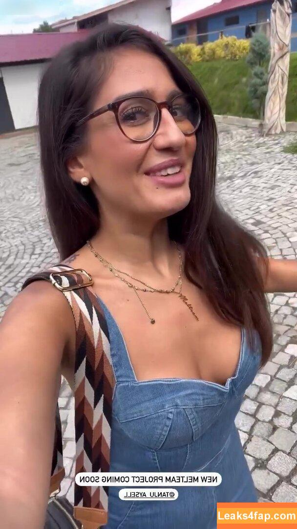 meltem_mrz /  leaked photo photo #0024