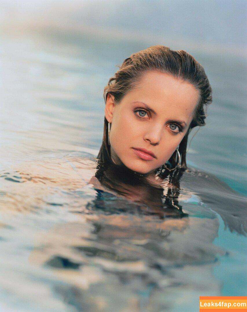 Mena Suvari / menasuvari / missdamena leaked photo photo #0016