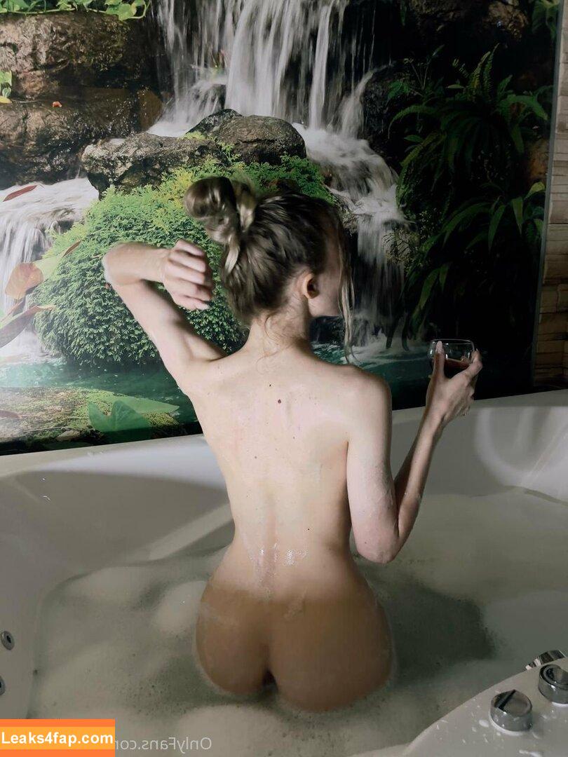 mencia_francis / mencigemi leaked photo photo #0002
