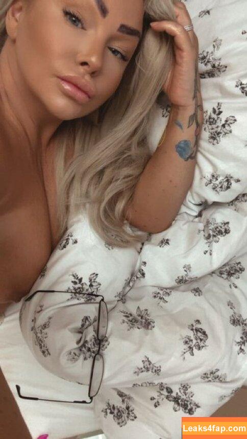 Mercedes Twitter Milf /  leaked photo photo #0077