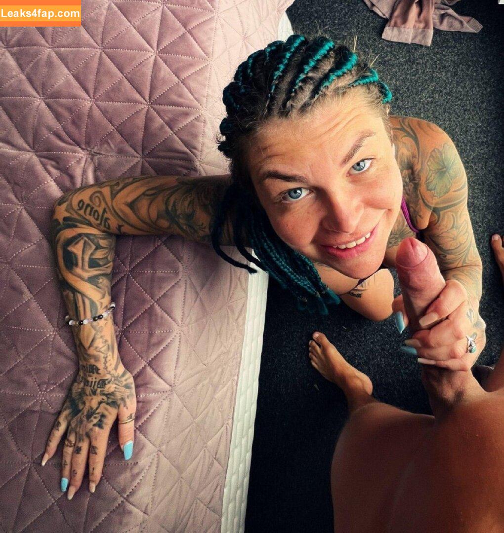 Merry4Fun / anniangel911 / merry4fun_m4f leaked photo photo #0187