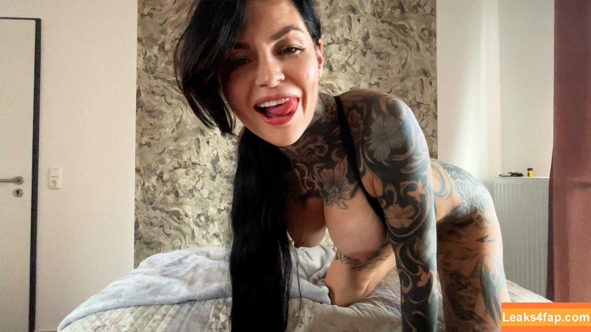 Merry4Fun / anniangel911 / merry4fun_m4f leaked photo photo #0269