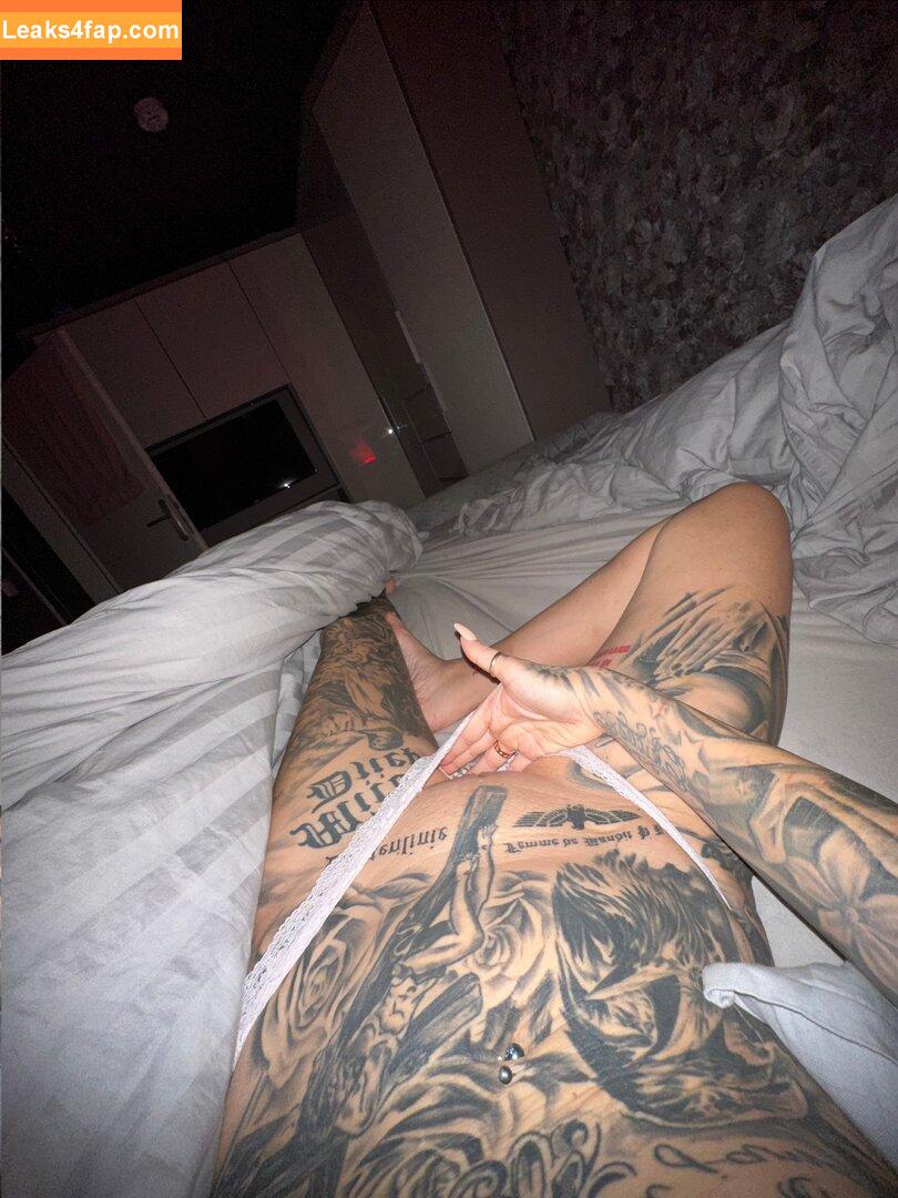 Merry4Fun / anniangel911 / merry4fun_m4f leaked photo photo #0395