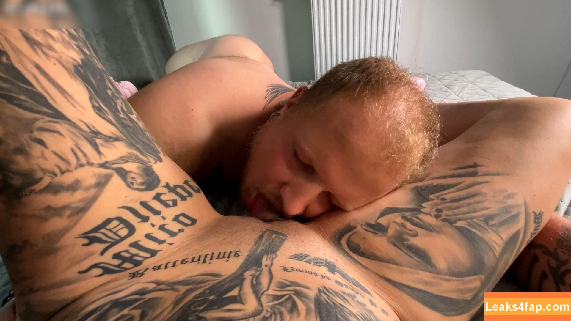 Merry4Fun / anniangel911 / merry4fun_m4f leaked photo photo #0403