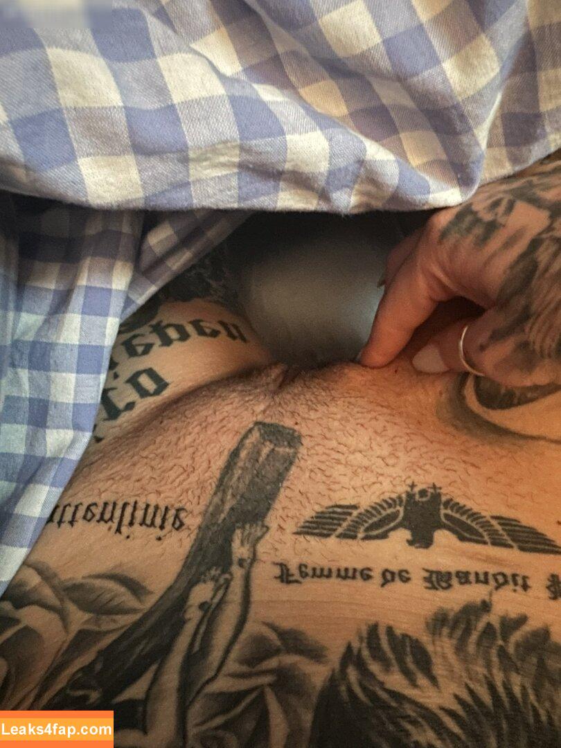 Merry4Fun / anniangel911 / merry4fun_m4f leaked photo photo #0406