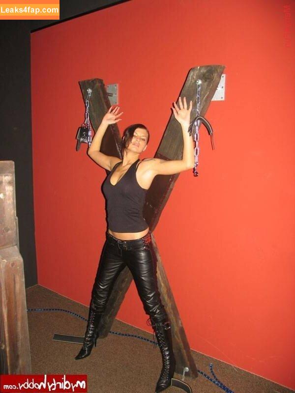 Merry4Fun / anniangel911 / merry4fun_m4f leaked photo photo #0731