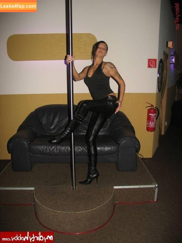 Merry4Fun / anniangel911 / merry4fun_m4f leaked photo photo #0739
