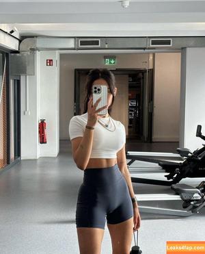 Merve Özkan фото #0064