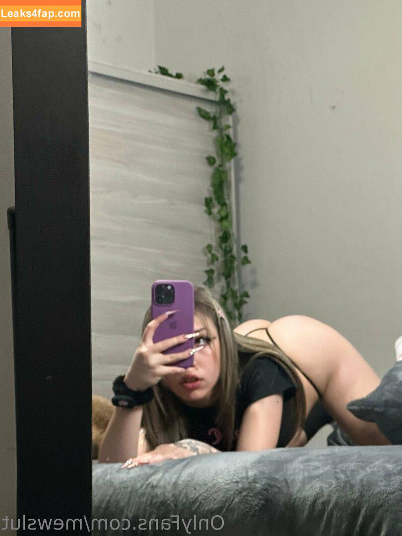 mewslut /  leaked photo photo #0102