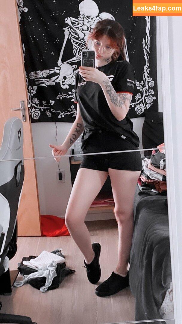 Mia Gamer / Bella Feet / miagamerr_ / miaxmln leaked photo photo #0022