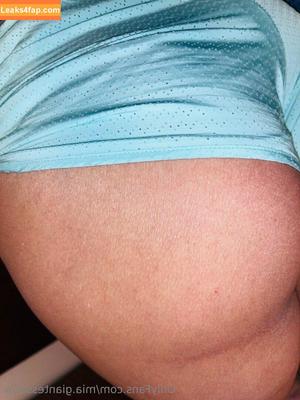 mia.giantessbbw photo #0009