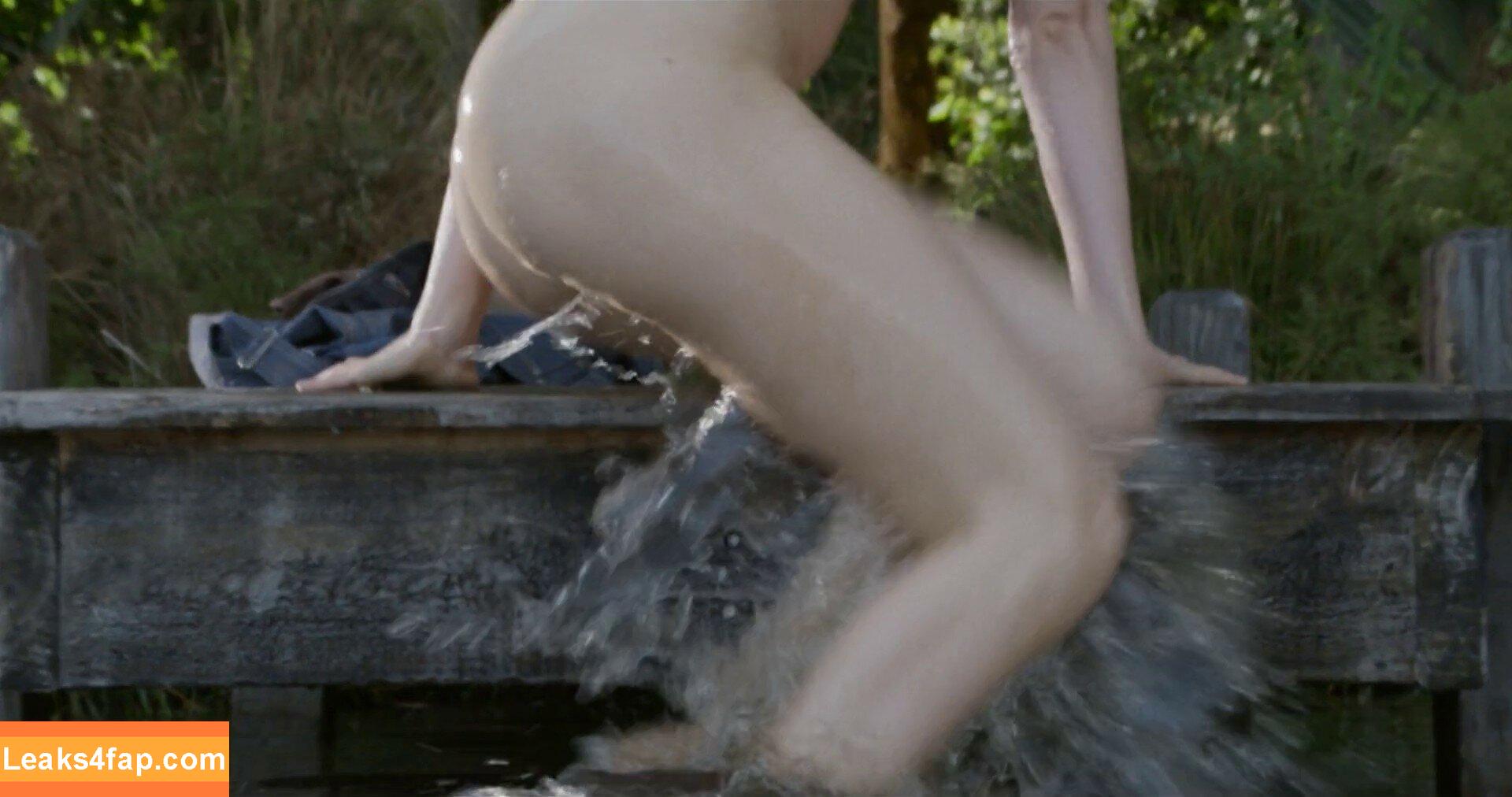 Mia Goth / goth.mia / officalmiagoth leaked photo photo #0007