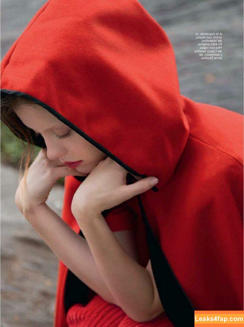 Mia Goth / goth.mia / officalmiagoth leaked photo photo #0019
