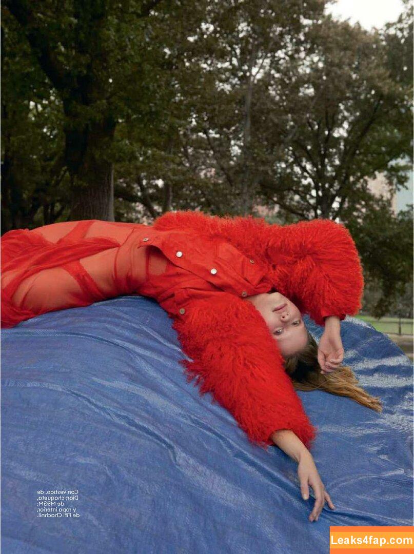 Mia Goth / goth.mia / officalmiagoth leaked photo photo #0022
