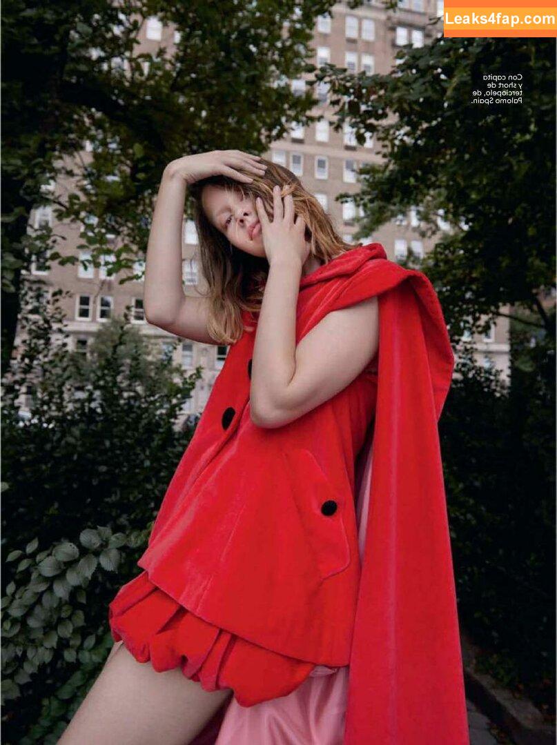 Mia Goth / goth.mia / officalmiagoth leaked photo photo #0024