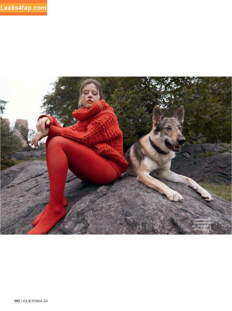 Mia Goth / goth.mia / officalmiagoth leaked photo photo #0027