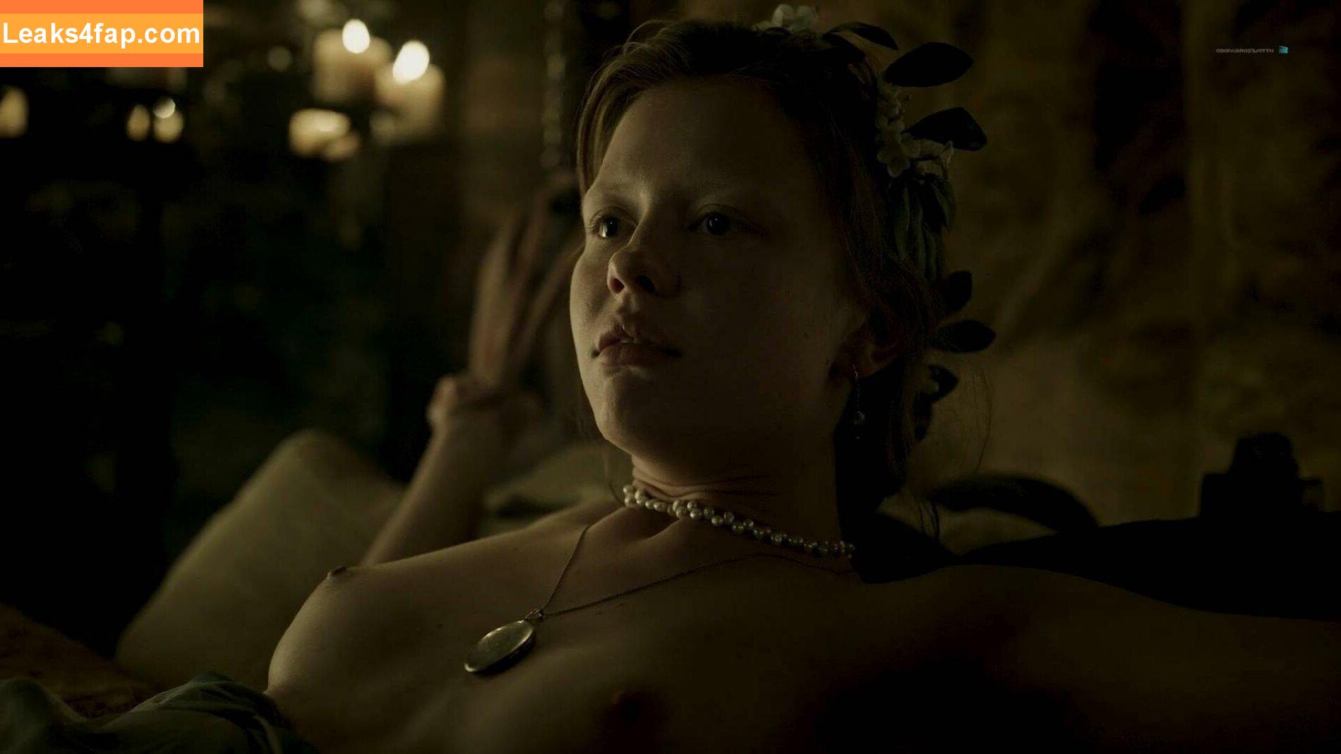 Mia Goth / goth.mia / officalmiagoth leaked photo photo #0032