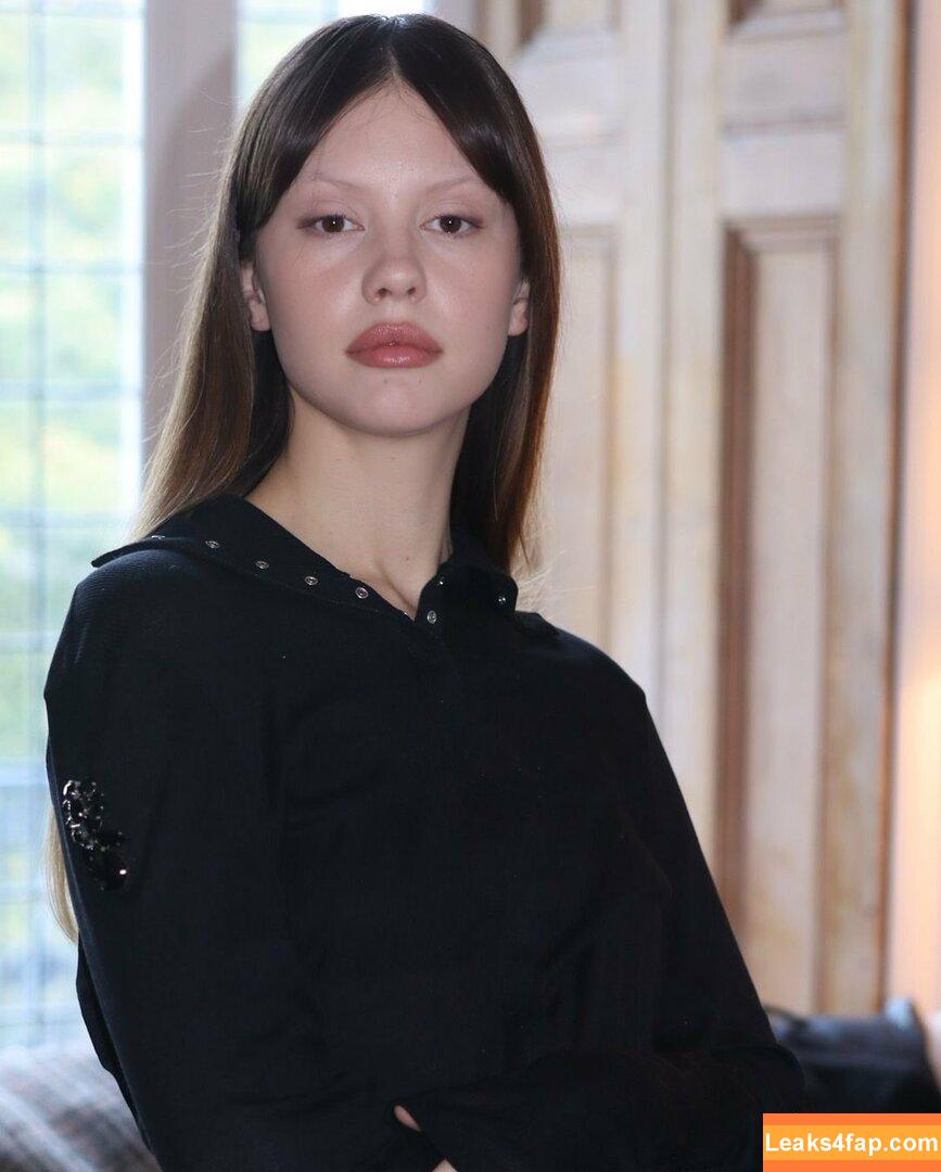 Mia Goth / goth.mia / officalmiagoth leaked photo photo #0168