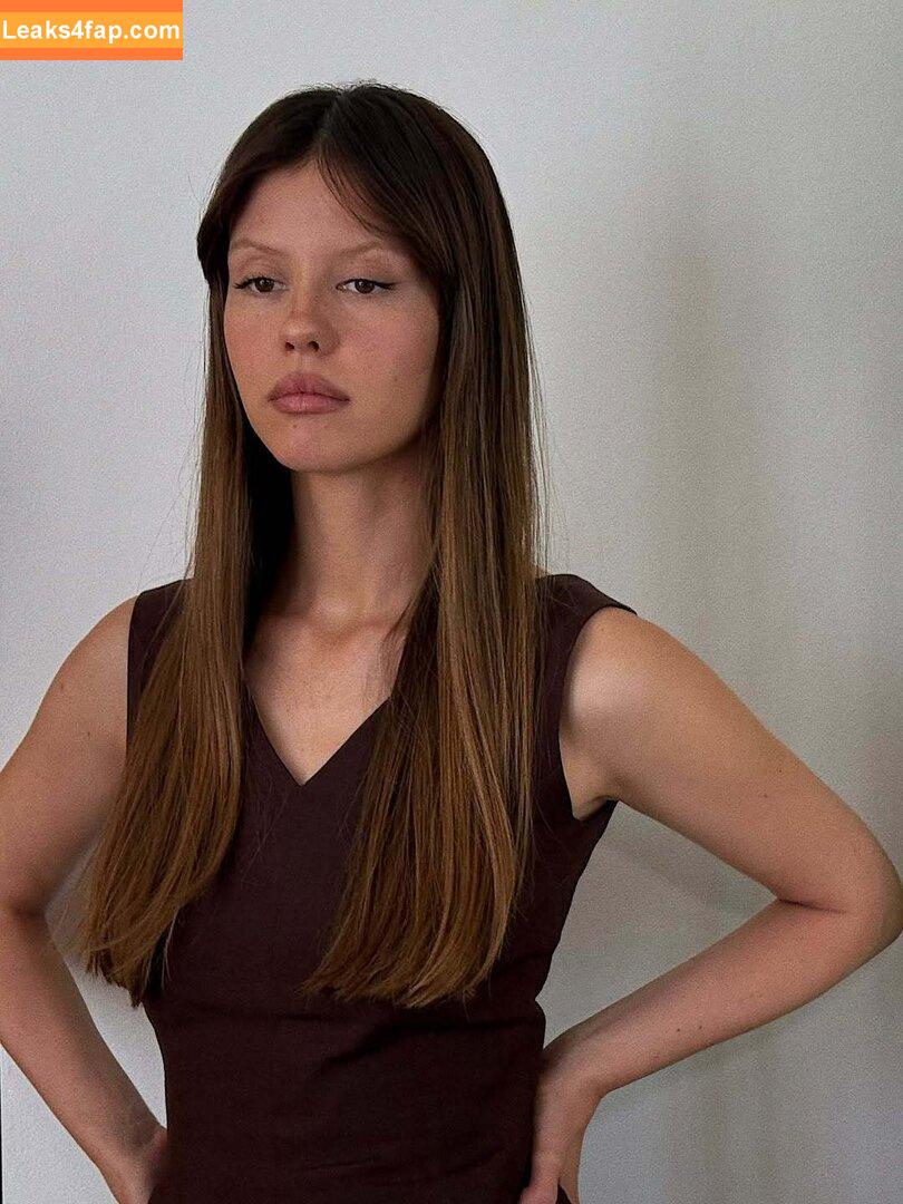 Mia Goth / goth.mia / officalmiagoth leaked photo photo #0207
