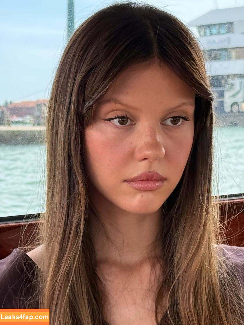 Mia Goth / goth.mia / officalmiagoth leaked photo photo #0208