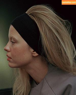 Mia Goth photo #0094