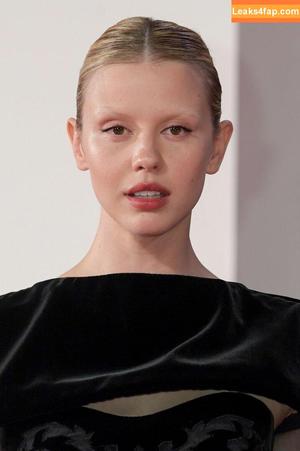 Mia Goth photo #0120