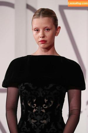 Mia Goth photo #0123