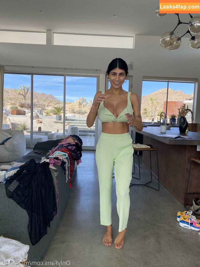 Mia Khalifa / https: / miak / miakhalifa leaked photo photo #0215