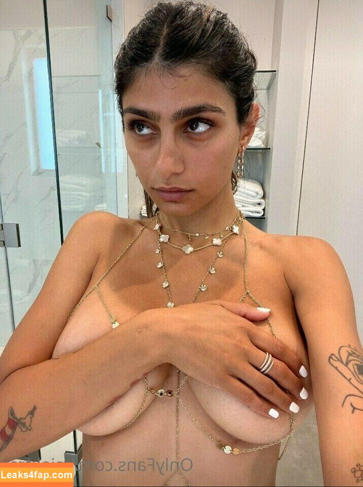 Mia Khalifa / https: / miak / miakhalifa слитое фото фото #0637
