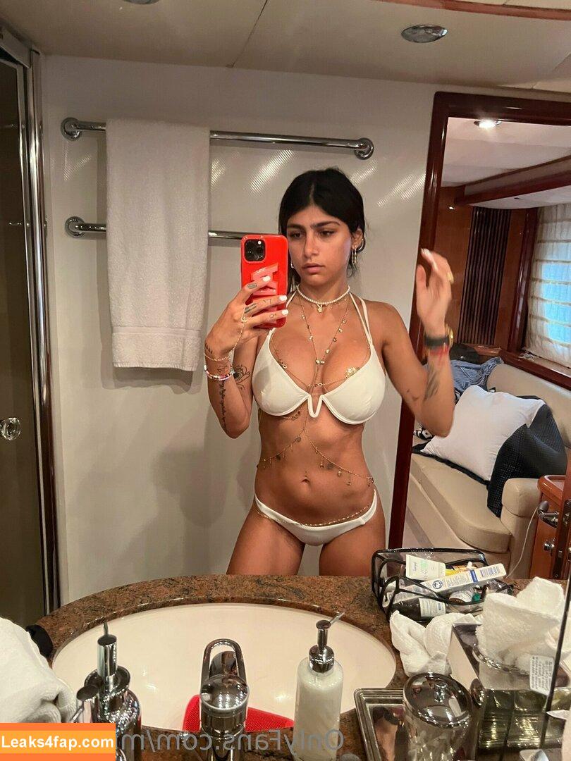 Mia Khalifa / https: / miak / miakhalifa слитое фото фото #0652