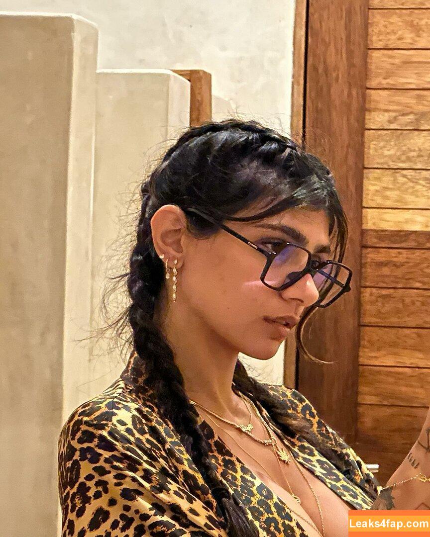 Mia Khalifa / miak / miakhalifa leaked photo photo #2025