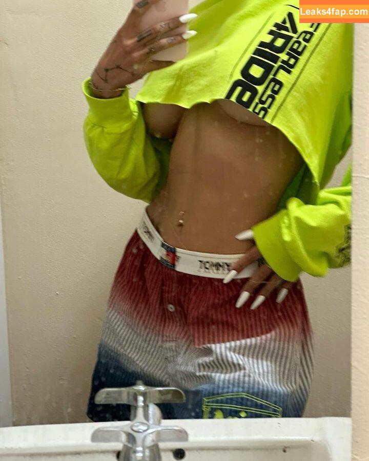 Mia Khalifa / https: / matiofficial / miak / miakhalifa leaked photo photo #2369