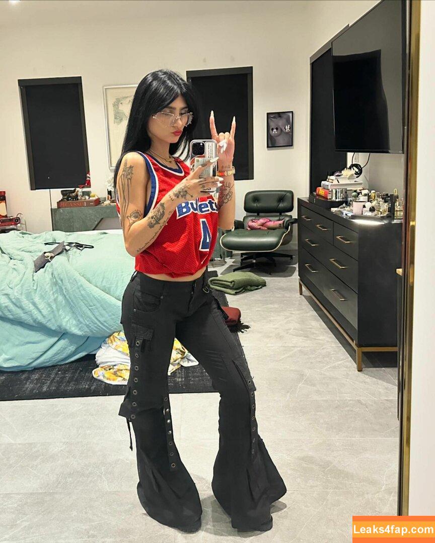 Mia Khalifa / https: / matiofficial / miak / miakhalifa leaked photo photo #2390