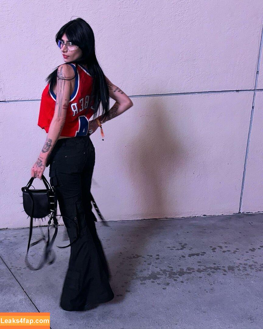 Mia Khalifa / https: / matiofficial / miak / miakhalifa leaked photo photo #2393