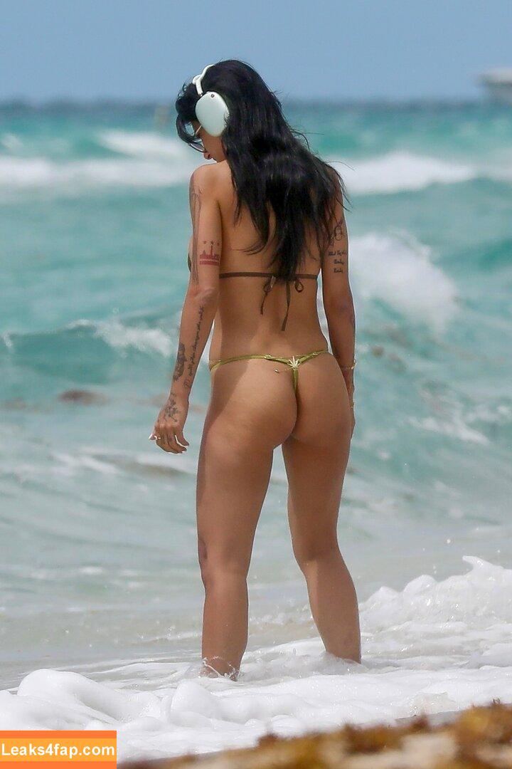 Mia Khalifa / https: / matiofficial / miak / miakhalifa leaked photo photo #2640