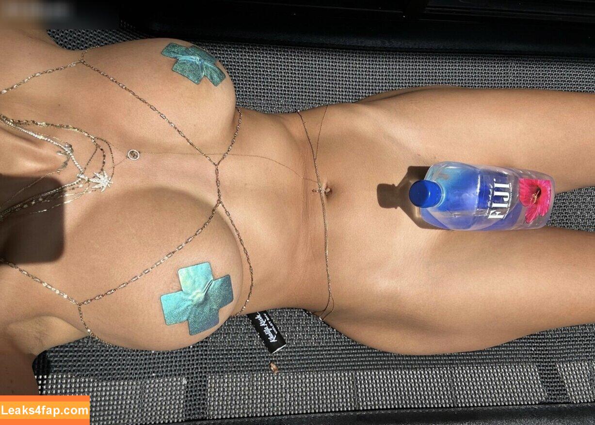 Mia Khalifa / https: / matiofficial / miak / miakhalifa leaked photo photo #2926