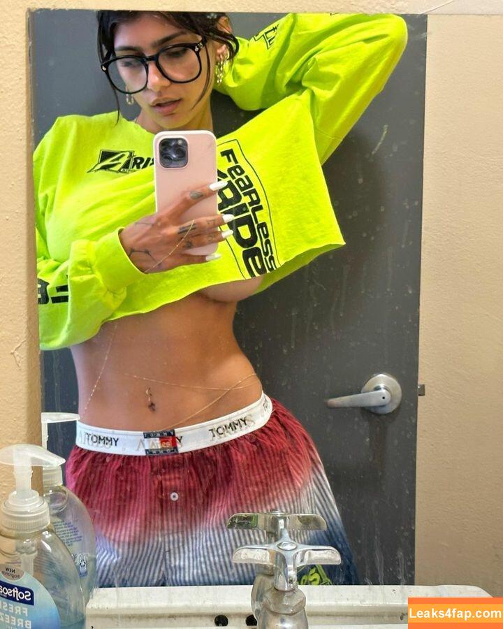 Mia Khalifa / https: / matiofficial / miak / miakhalifa leaked photo photo #3371