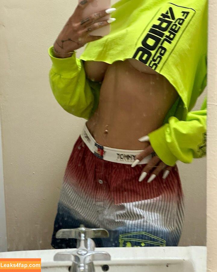 Mia Khalifa / https: / matiofficial / miak / miakhalifa leaked photo photo #3373