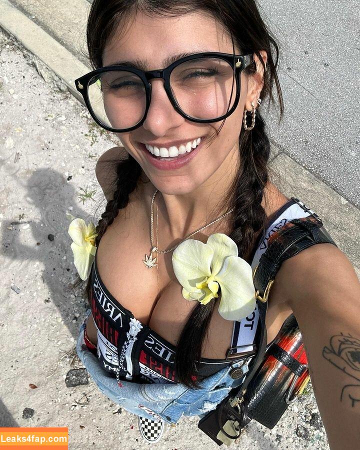Mia Khalifa / https: / matiofficial / miak / miakhalifa leaked photo photo #3375