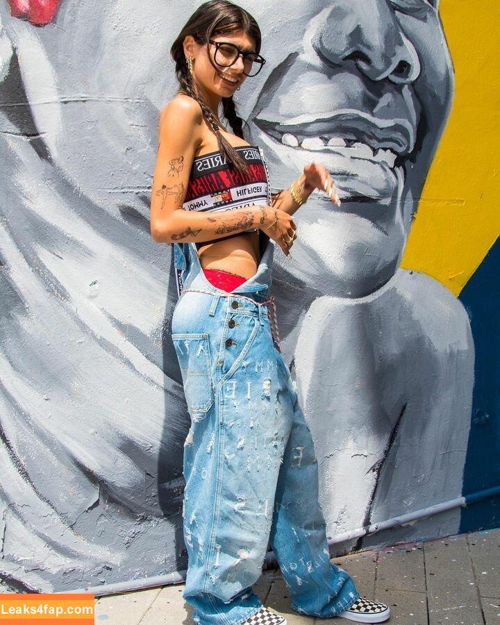 Mia Khalifa / https: / matiofficial / miak / miakhalifa leaked photo photo #3377