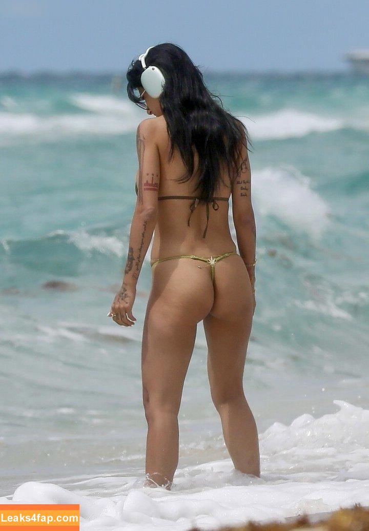 Mia Khalifa / https: / matiofficial / miak / miakhalifa leaked photo photo #3459