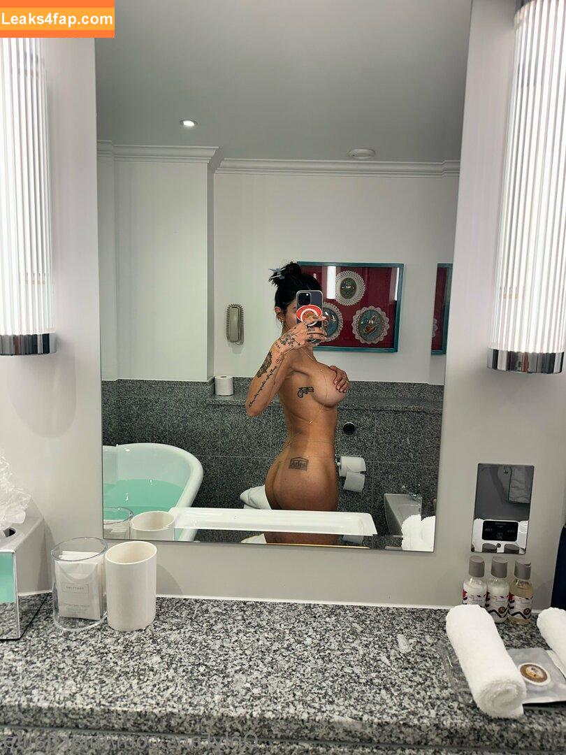 Mia Khalifa / miak / miakhalifa leaked photo photo #4700