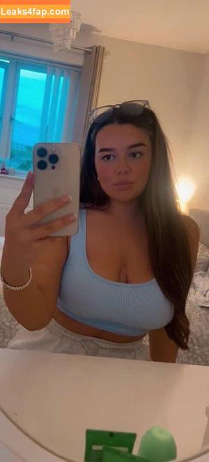 Mia Lapsley photo #0010