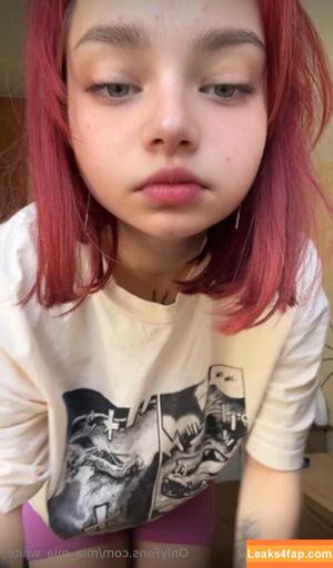 Mia_mia_white photo #0017