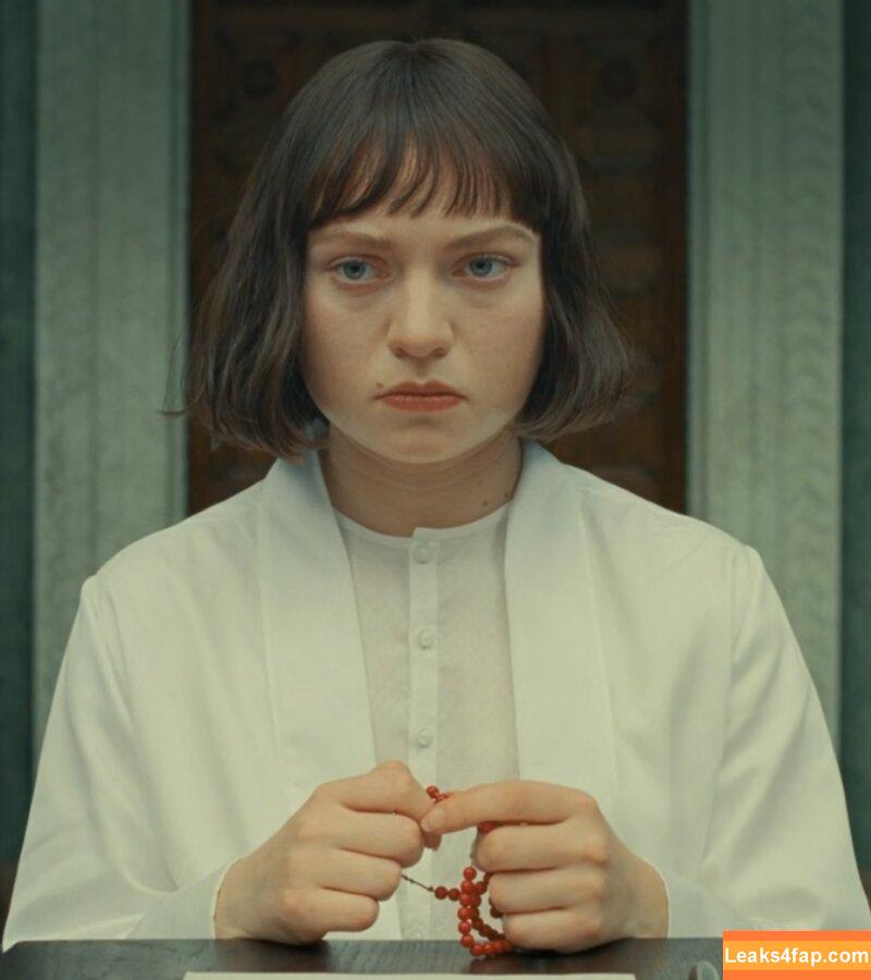 Mia Threapleton / mia.threapleton.official leaked photo photo #0002