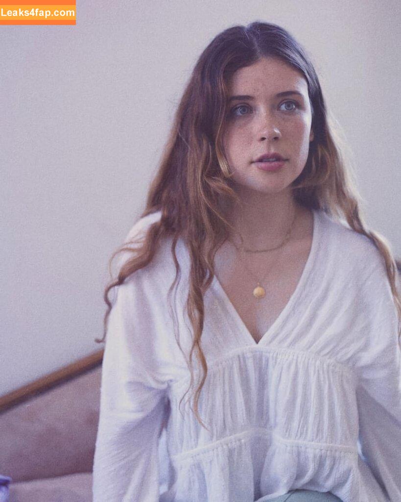 Mia Tomlinson /  leaked photo photo #0005