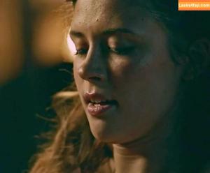 Mia Tomlinson photo #0007